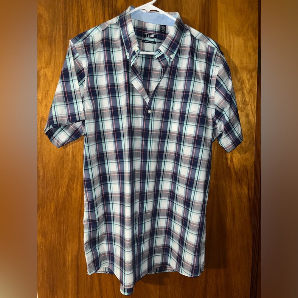 Men’s Izod Non-Iron Stretch button up tshirt